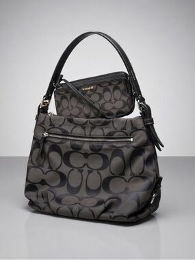 Coach Signature Hobo Shoulder Handbag F15067 and wristlet